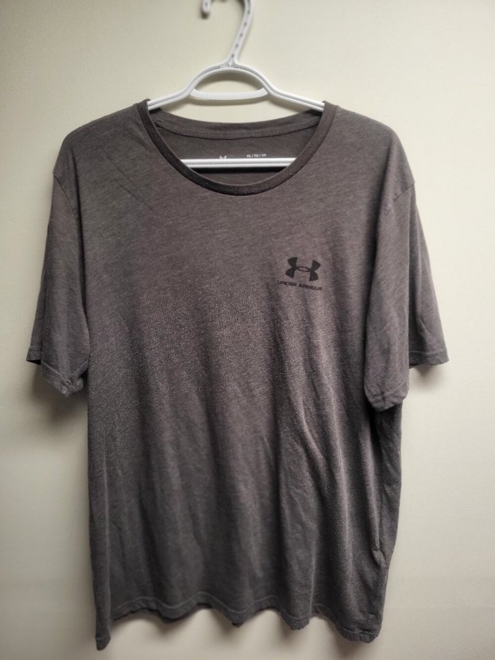Under Armour HeatGear Gray Loose Fit Athletic T-Shirt Men's XL